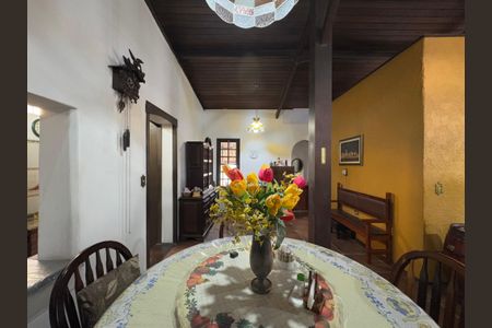 Casa para alugar com 400m², 4 quartos e 3 vagas Casa para alugar com 400m², 4 quartos e 3 vagasSala de Jantar
