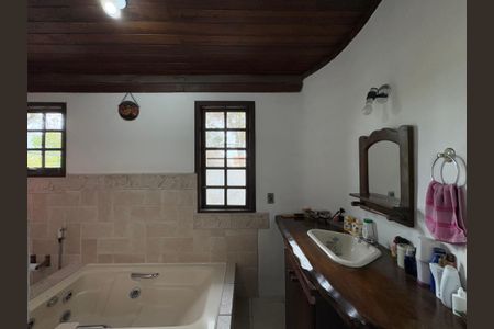 Casa para alugar com 400m², 4 quartos e 3 vagas Casa para alugar com 400m², 4 quartos e 3 vagasBanheiro da Suíte