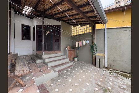 Casa para alugar com 400m², 4 quartos e 3 vagas Casa para alugar com 400m², 4 quartos e 3 vagasÁrea Externa