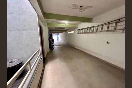 Casa à venda com 325m², 2 quartos e 2 vagas Casa à venda com 325m², 2 quartos e 2 vagasGaragem