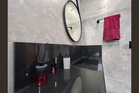 Casa à venda com 325m², 2 quartos e 2 vagas Casa à venda com 325m², 2 quartos e 2 vagasBanheiro 2