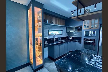 Casa à venda com 325m², 2 quartos e 2 vagas Casa à venda com 325m², 2 quartos e 2 vagasCozinha