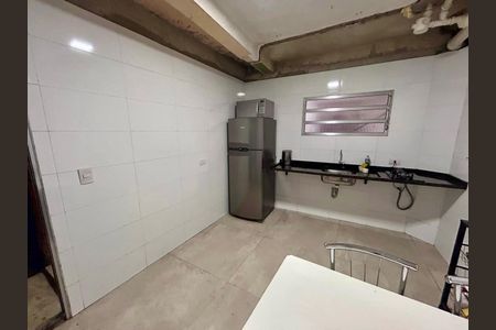 Casa à venda com 325m², 2 quartos e 2 vagas Casa à venda com 325m², 2 quartos e 2 vagasCozinha 2