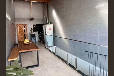 Casa à venda com 325m², 2 quartos e 2 vagas Casa à venda com 325m², 2 quartos e 2 vagasChurrasqueira