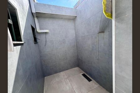 Casa à venda com 325m², 2 quartos e 2 vagas Casa à venda com 325m², 2 quartos e 2 vagasEspaço livre Suíte 1