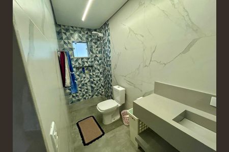 Casa à venda com 325m², 2 quartos e 2 vagas Casa à venda com 325m², 2 quartos e 2 vagasBanheiro 1
