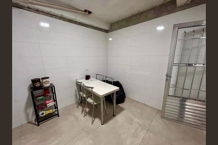 Casa à venda com 325m², 2 quartos e 2 vagas Casa à venda com 325m², 2 quartos e 2 vagasCozinha 2