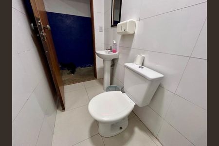 Casa à venda com 325m², 2 quartos e 2 vagas Casa à venda com 325m², 2 quartos e 2 vagasBanheiro 3