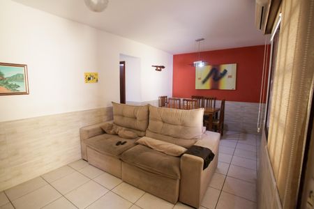 Casa à venda com 170m², 2 quartos e 1 vaga Casa à venda com 170m², 2 quartos e 1 vagaSala de Estar