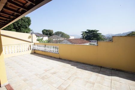 Casa à venda com 170m², 2 quartos e 1 vaga Casa à venda com 170m², 2 quartos e 1 vagaTerraço