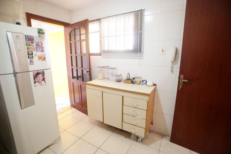 Casa à venda com 170m², 2 quartos e 1 vaga Casa à venda com 170m², 2 quartos e 1 vagaCozinha