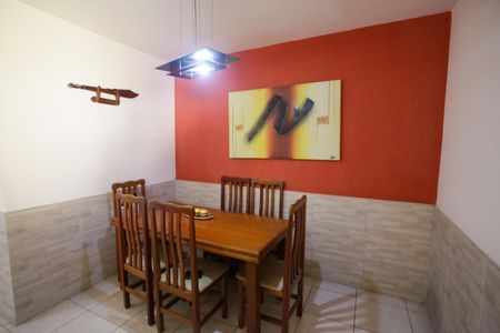 Casa à venda com 170m², 2 quartos e 1 vaga Casa à venda com 170m², 2 quartos e 1 vagaSala de Jantar