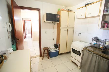 Casa à venda com 170m², 2 quartos e 1 vaga Casa à venda com 170m², 2 quartos e 1 vagaCozinha