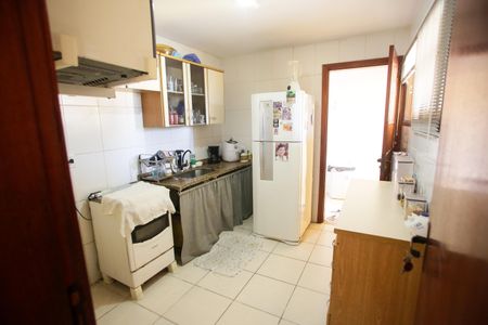 Casa à venda com 170m², 2 quartos e 1 vaga Casa à venda com 170m², 2 quartos e 1 vagaCozinha