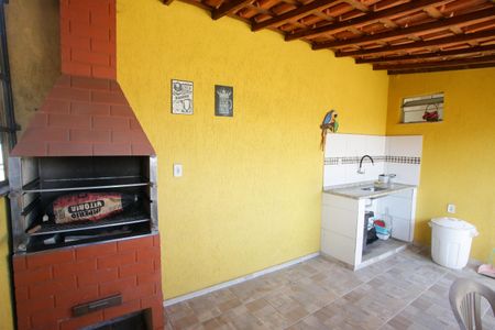 Casa à venda com 170m², 2 quartos e 1 vaga Casa à venda com 170m², 2 quartos e 1 vagaChurrasqueira