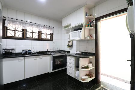 Casa à venda com 251m², 3 quartos e 3 vagasCozinha