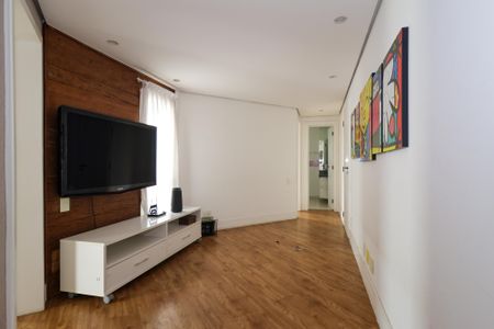 Apartamento à venda com 211m², 3 quartos e 3 vagas Apartamento à venda com 211m², 3 quartos e 3 vagasSala de TV