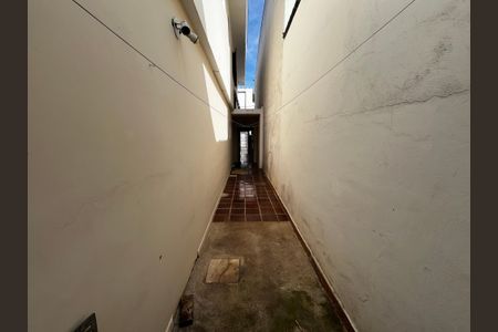 Casa à venda com 125m², 3 quartos e 2 vagasCorredor