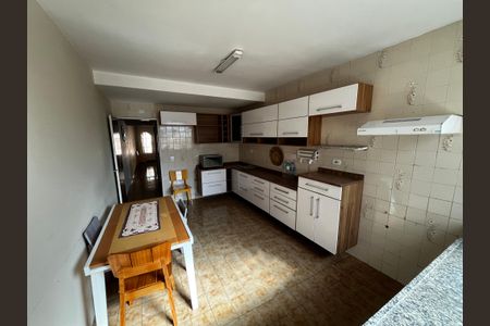 Casa à venda com 125m², 3 quartos e 2 vagasCozinha