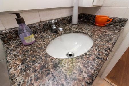 Apartamento à venda com 76m², 2 quartos e 1 vaga Apartamento à venda com 76m², 2 quartos e 1 vagaBanheiro