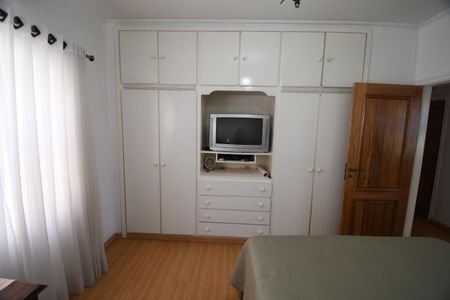 Casa à venda com 207m², 4 quartos e 2 vagasQuarto 1