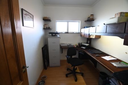 Casa à venda com 207m², 4 quartos e 2 vagasEscritório