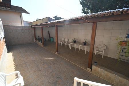 Casa à venda com 207m², 4 quartos e 2 vagasÁrea Externa