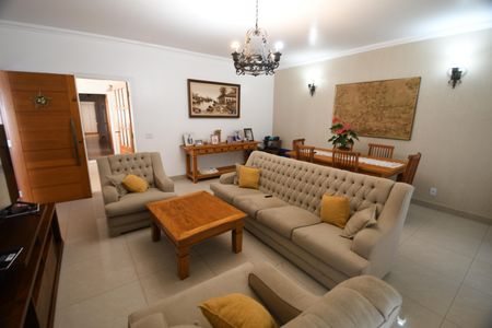 Casa à venda com 207m², 4 quartos e 2 vagasSala