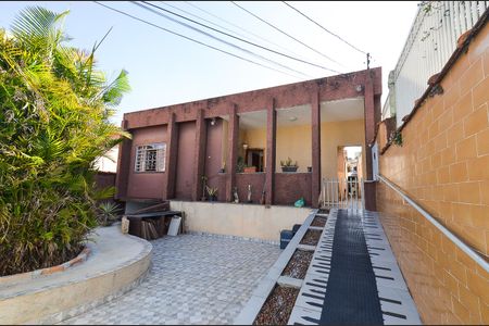Casa à venda com 170m², 4 quartos e 3 vagasEntrada