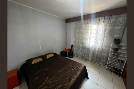 Casa à venda com 200m², 4 quartos e 4 vagasQuarto Suíte