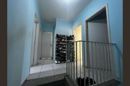 Casa à venda com 200m², 4 quartos e 4 vagasEscada