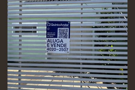 Casa à venda com 200m², 4 quartos e 4 vagasFachada - Placa