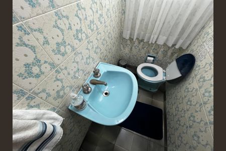 Casa à venda com 200m², 4 quartos e 4 vagasLavabo