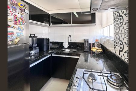 Apartamento à venda com 130m², 2 quartos e 2 vagasCozinha