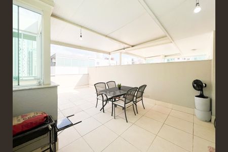 Apartamento à venda com 130m², 2 quartos e 2 vagasVaranda da Sala