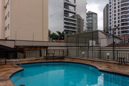 Apartamento à venda com 210m², 3 quartos e 3 vagasÁrea comum - Piscina
