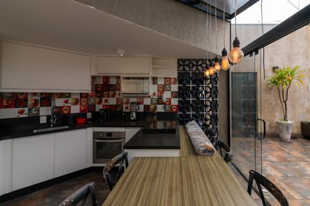 Apartamento à venda com 210m², 3 quartos e 3 vagasCobertura - churrasqueira