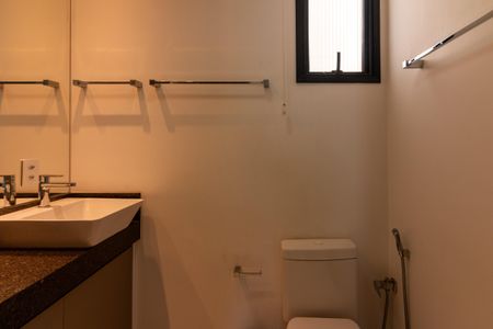 Apartamento à venda com 210m², 3 quartos e 3 vagasBanheiro suíte 2