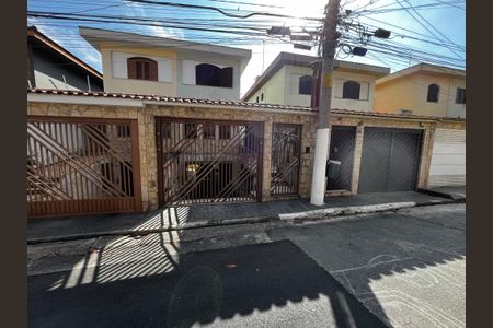 Casa à venda com 132m², 3 quartos e 6 vagasFachada