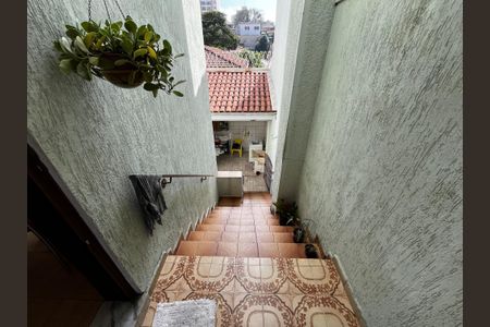 Casa à venda com 132m², 3 quartos e 6 vagasEscada