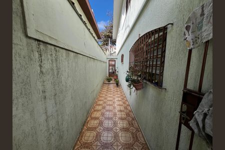 Casa à venda com 132m², 3 quartos e 6 vagasCorredor Externo
