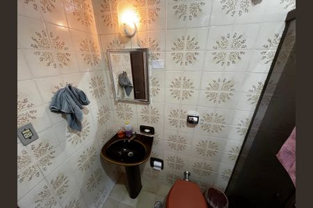 Casa à venda com 132m², 3 quartos e 6 vagasBanheiro Social