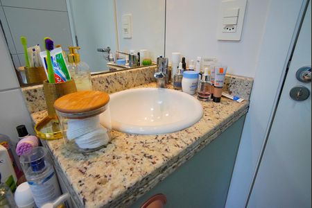 Apartamento à venda com 65m², 2 quartos e 2 vagasBanheiro Corredor