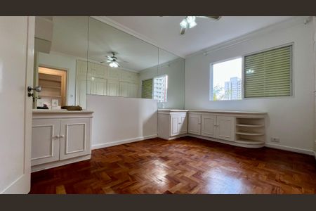 Apartamento para alugar com 115m², 3 quartos e 2 vagas Apartamento para alugar com 115m², 3 quartos e 2 vagasSuíte