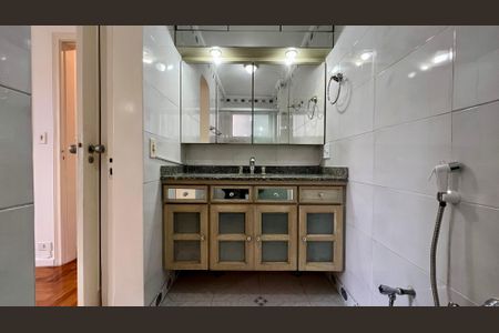Apartamento para alugar com 115m², 3 quartos e 2 vagas Apartamento para alugar com 115m², 3 quartos e 2 vagasBanheiro da Suíte