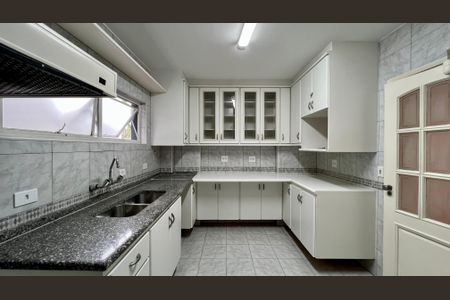 Apartamento para alugar com 115m², 3 quartos e 2 vagas Apartamento para alugar com 115m², 3 quartos e 2 vagasCozinha