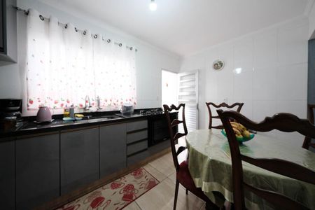 Casa à venda com 105m², 2 quartos e 2 vagasCozinha