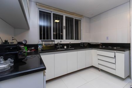 Apartamento à venda com 180m², 3 quartos e 1 vagaCozinha 1