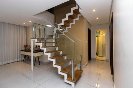 Apartamento à venda com 180m², 3 quartos e 1 vagaEscada