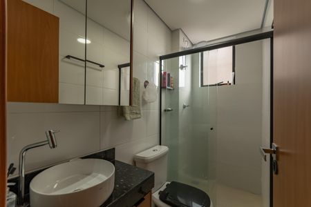 Apartamento à venda com 54m², 2 quartos e 1 vaga Apartamento à venda com 54m², 2 quartos e 1 vagaBanheiro Social